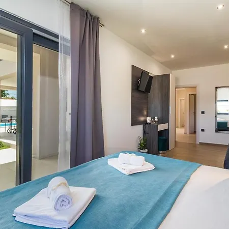 Bella Villa *